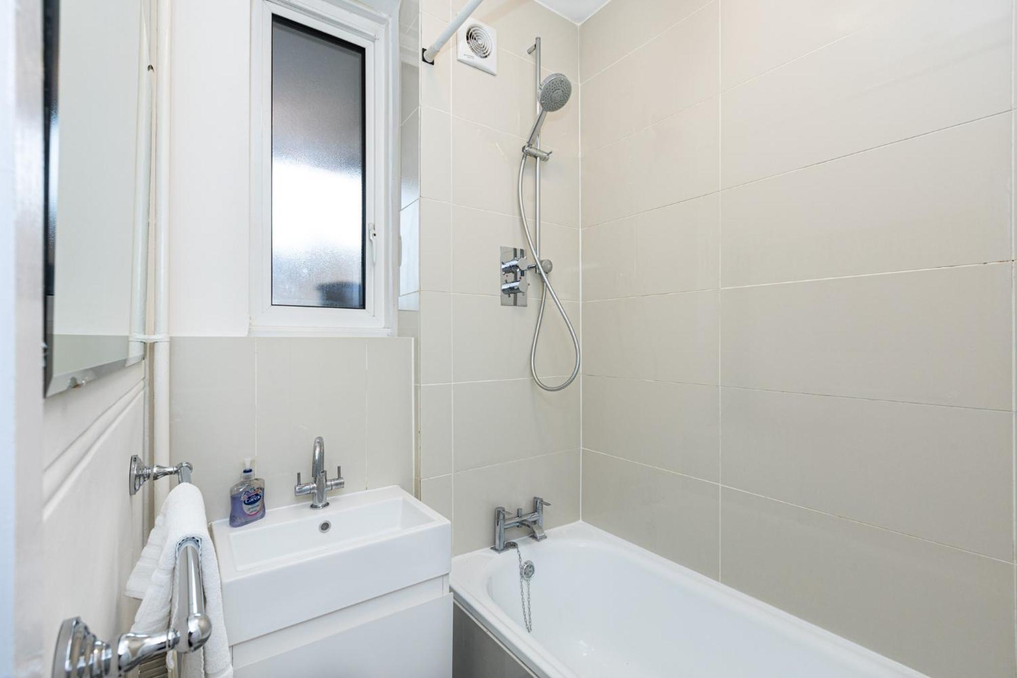 Bright Modern 1 Bedroom Flat, 5 Min To Vauxhall St Londres Extérieur photo